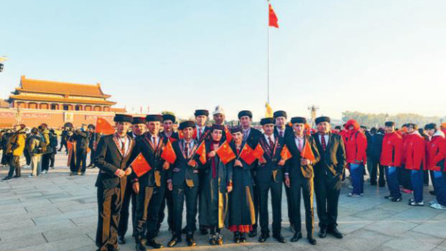 跨越4000余公里，“西大门”守护者圆梦天安门