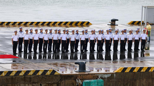 中国海军989编队抵达越南进行友好访问