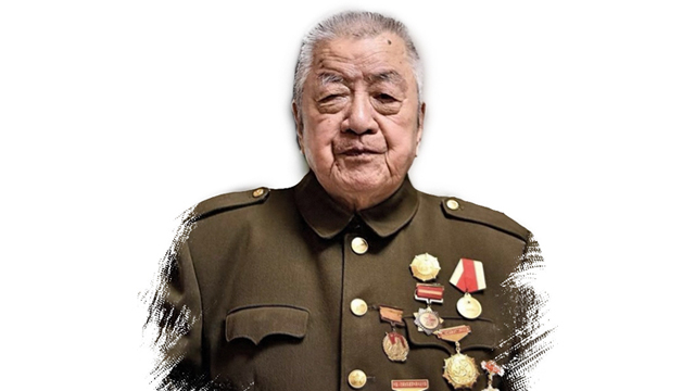 抗战老兵深情告慰牺牲的老班长: