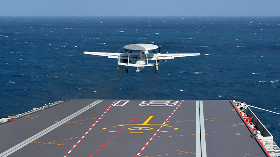 加快先进战斗力建设