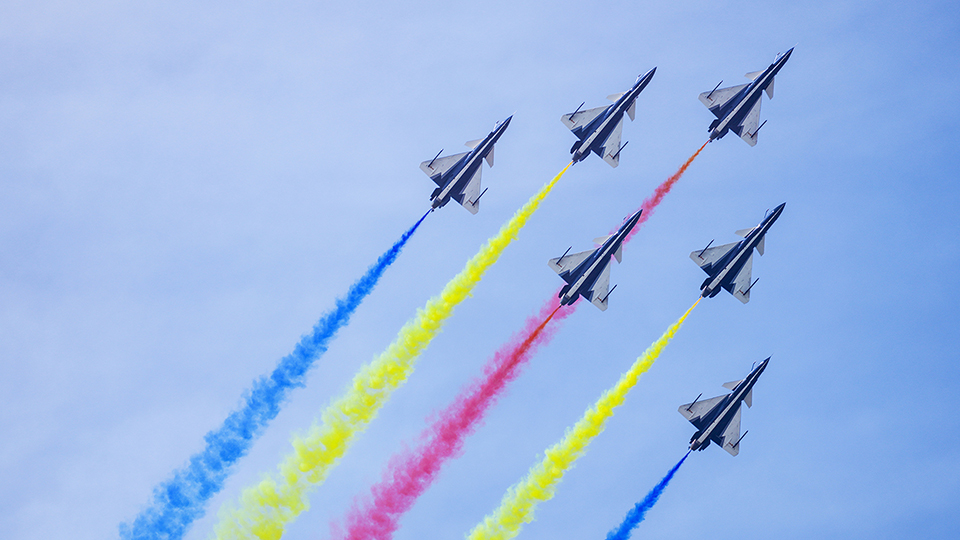 人民空军成立76周年丨一组海报祝福人民空军生日快乐