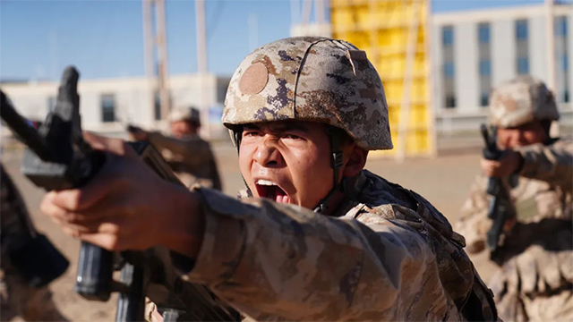 四中全会精神在军营丨岗位践学，尽快成为合格战斗员！