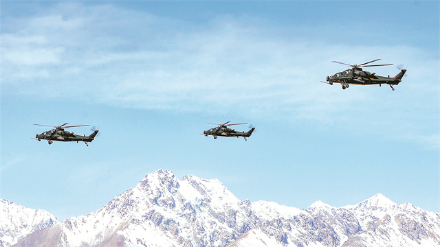 西藏军区某旅组织飞行训练