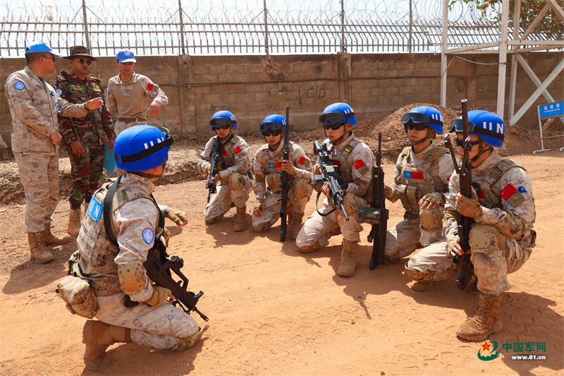 评估组设卡检查演练 韩瑞田摄