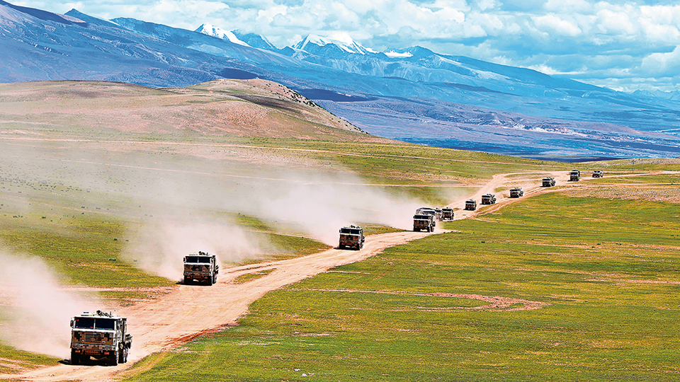 砺刃山野！陆军某部炮兵分队开展实弹射击考核