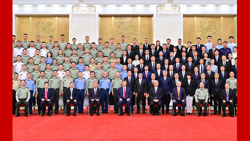 习近平亲切接见抗战胜利80周年纪念活动筹办工作各方面代表