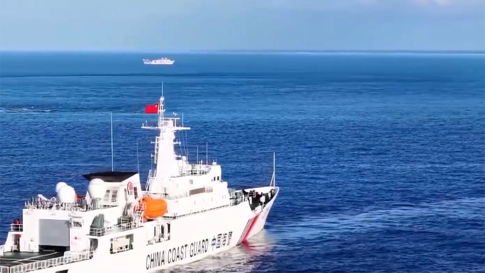 与五星红旗同框，每一帧画面都见证中国力量！