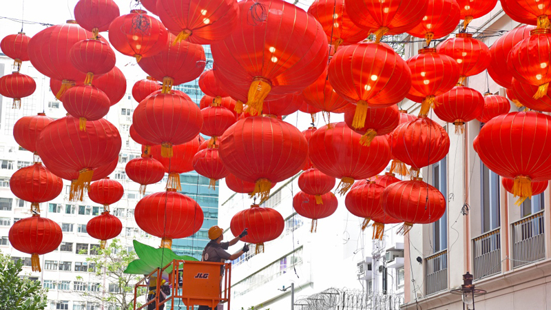 香港：彩灯迎双节