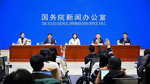 以法治方式推动保障法治宣传教育全面发展——国新办发布会介绍法治宣传教育法及全民普法有关情况