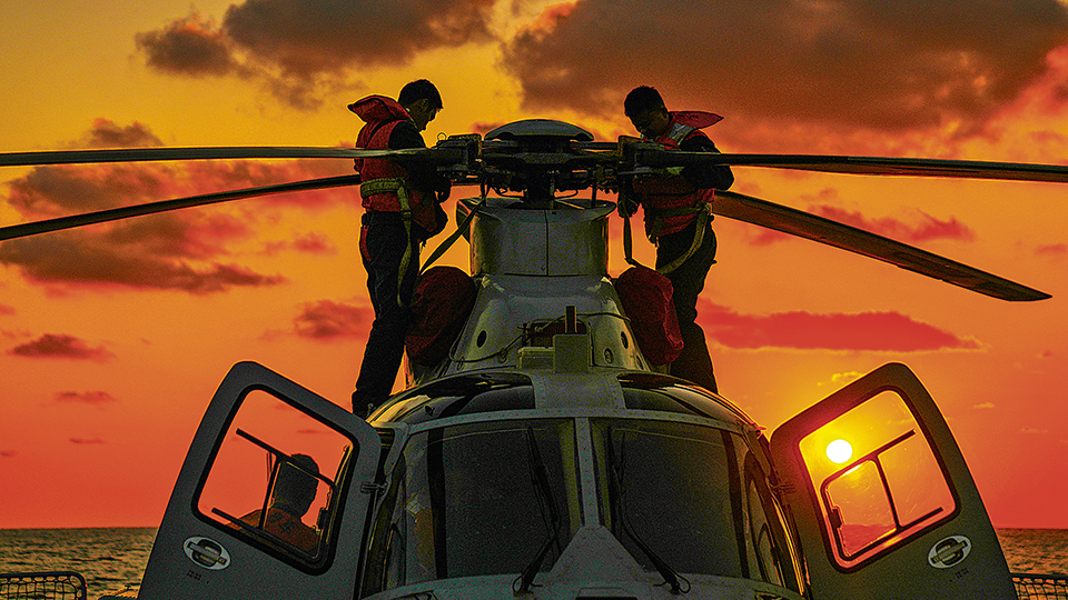 致敬！幕后英雄