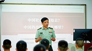 军队代表委员风采录丨刘杨：筑牢爱国强军思想根基