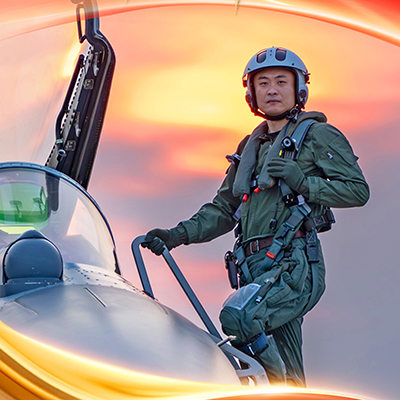 步佳文：搏击长空书写胜战航迹